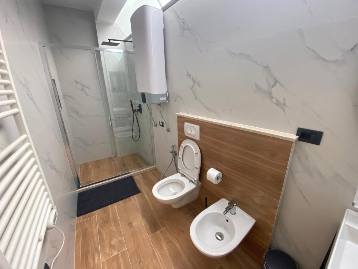 Vila-Amo, Suites&Rooms In Tirana Center ภายนอก รูปภาพ